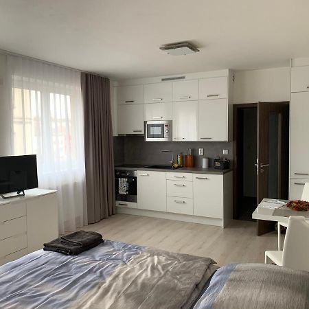 Modern Apartment In The City Center Plzen Luaran gambar