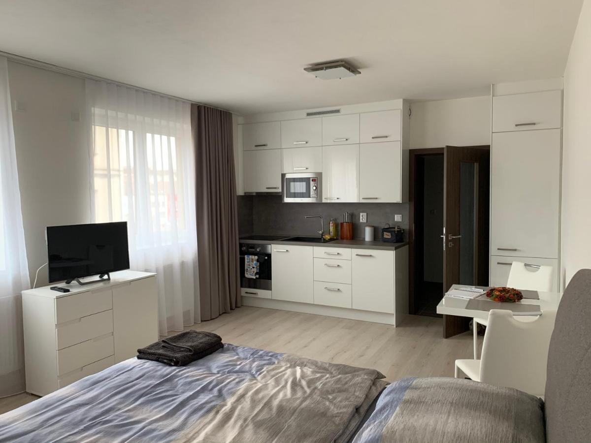 Modern Apartment In The City Center Plzen Luaran gambar