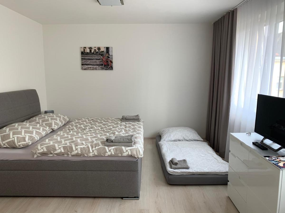 Modern Apartment In The City Center Plzen Luaran gambar
