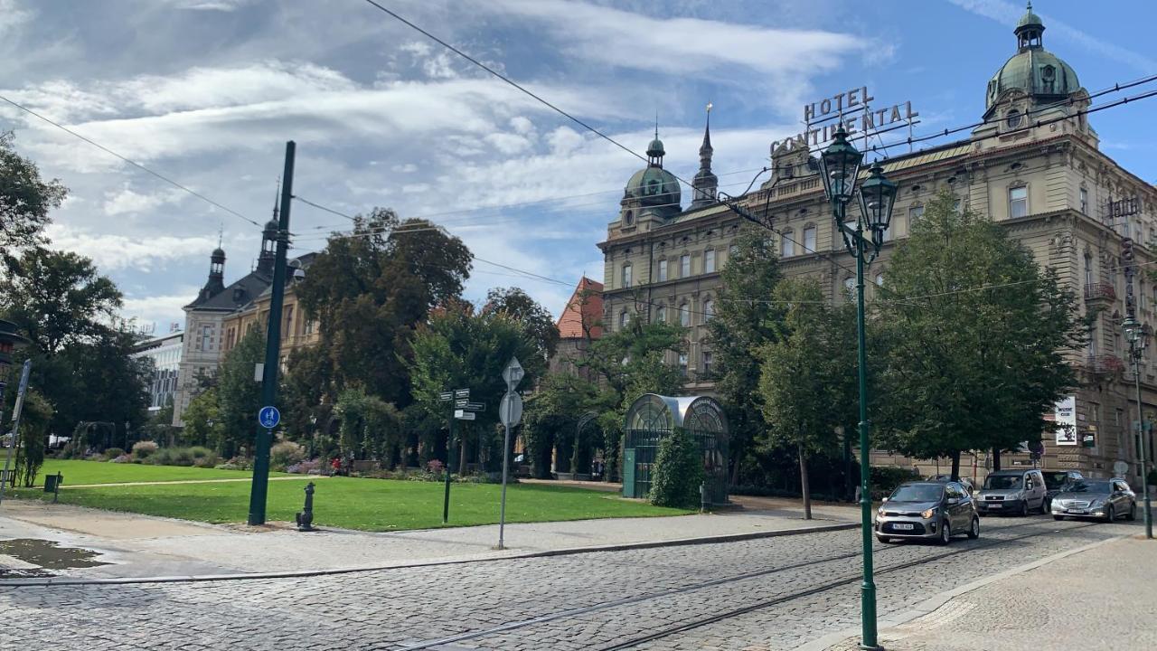 Modern Apartment In The City Center Plzen Luaran gambar